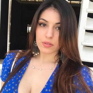 Meet your Posher, Alexandrea